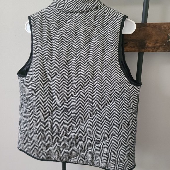 Vest - Picture 2 of 3